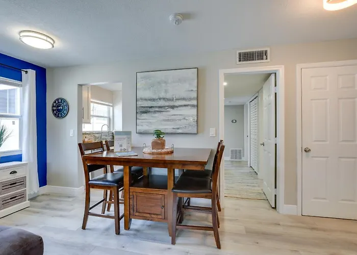 Coastal Sarasota Condo Minutes To Beach!